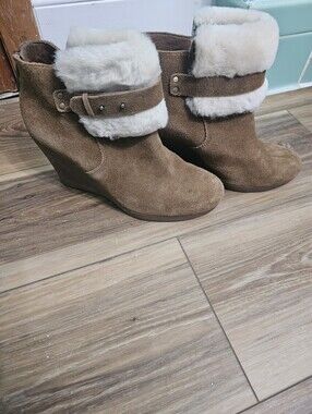 UGG Antonia Chestnut Suede Wedge Ankle Boots Size 8 NWOB Never Worn